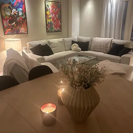 Cozy Modern With Stunning Views & Location Apartment Bergen